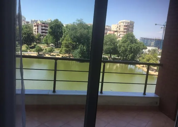 View - Tirana, Albania 아파트 *